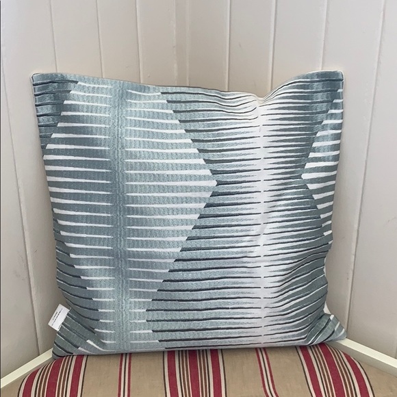 NWT Williams Sonoma All Over Geo Pillow Cover - Picture 9 of 10